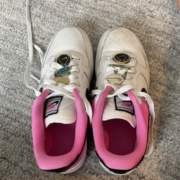 RARE!! NIKE AIR FORCE 1 PINK AND WHITE - Picture 2 of 2